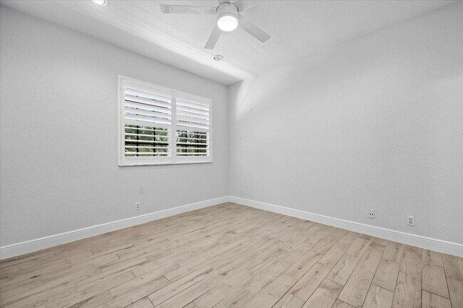 Building Photo - 152 Village Blvd