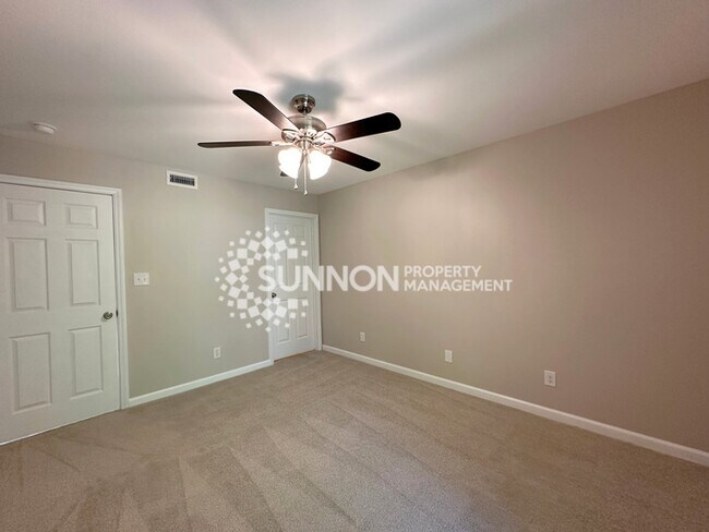 Building Photo - Completely Remodeled 2BR 2BA Condo