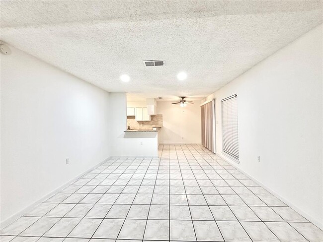 Building Photo - 6115 Briar Terrace Dr