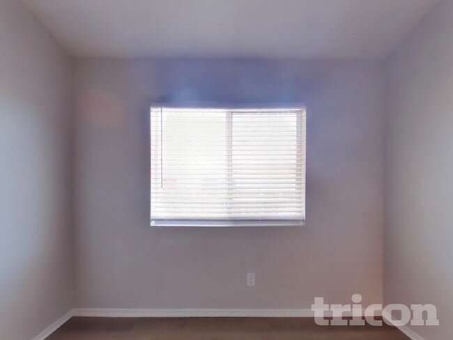 Building Photo - 14806 Rosemary Dr