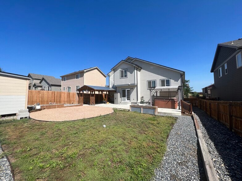 Building Photo - 7431 Araia Dr