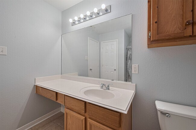 Building Photo - 2123 Gable Hollow Ln