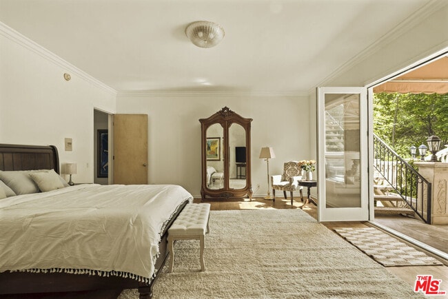 Building Photo - 3780 1/2 Multiview Dr