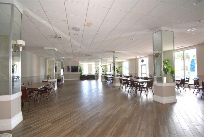 Building Photo - 4250 Galt Ocean Dr