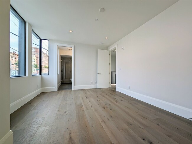 Building Photo - 2709 23rd St