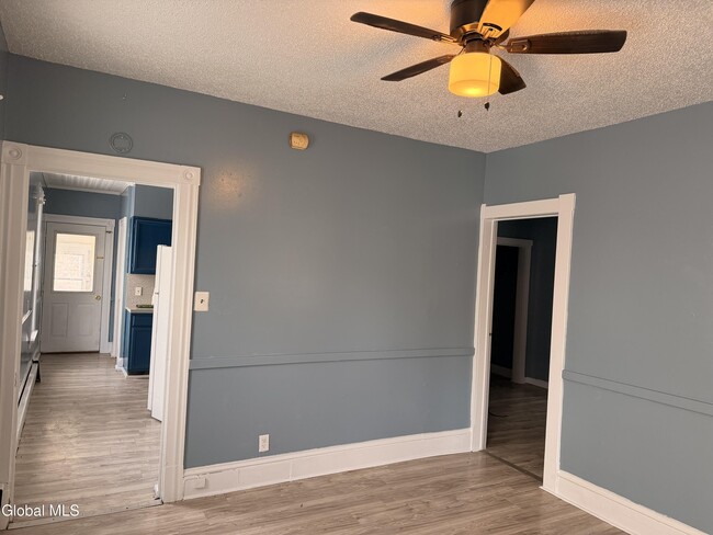 Building Photo - 18 Swan St