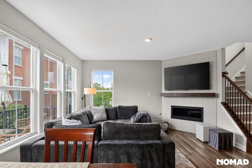 Building Photo - 9540 Park Meridian Dr