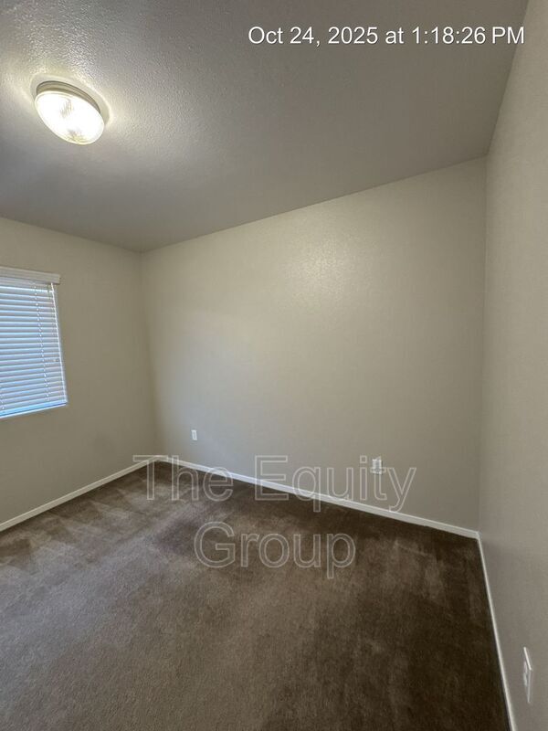 Building Photo - 2918 N Terrace St