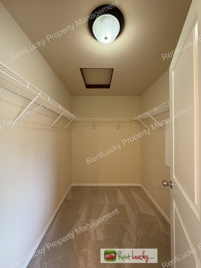 Building Photo - FANTASTIC 5 Bedroom Home in Bothell w/ Smart Lights and Gorgeous Kitchen!