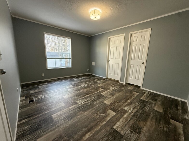 Building Photo - 11853 Cascade Cir