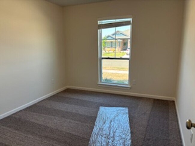 Building Photo - Newly Built!