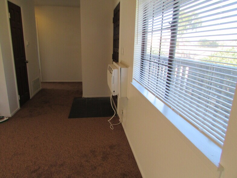 Building Photo - 5271 Bishop St