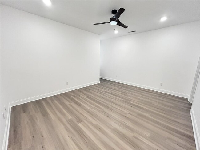 Building Photo - 403 Burgundy Wy