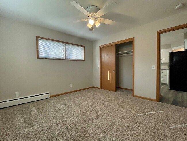 Building Photo - Newley Remodeled 1bed 1bath located near the Vilas neighborhood and hospitals
