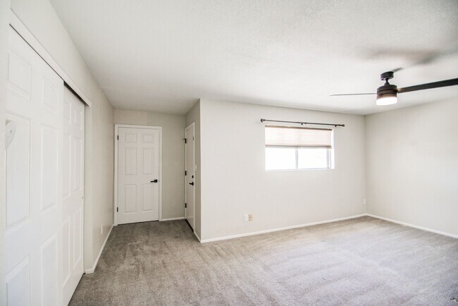 Building Photo - Spacious Villa for rent in Phoenix!