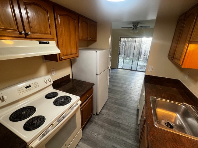 Building Photo - 4327 Fairlands Dr