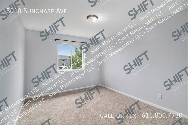 Building Photo - 3010 Sunchase Ave