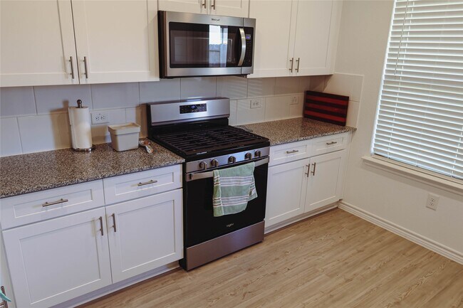 Building Photo - 15173 Canyon Rapids Rd