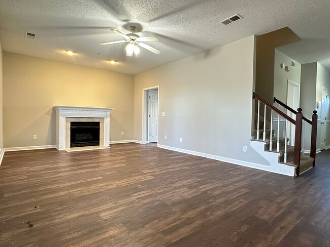 Building Photo - Townhome for rent in Alabaster