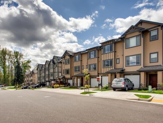 Building Photo - Townhouse Charmer in River Terrace Neighborhood!