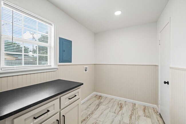 Building Photo - 4823 9th St