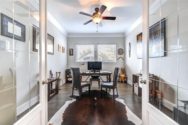 Building Photo - 2403 Juniper Bnd