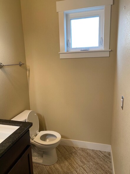 Building Photo - 5851 Dripping Rock Ln