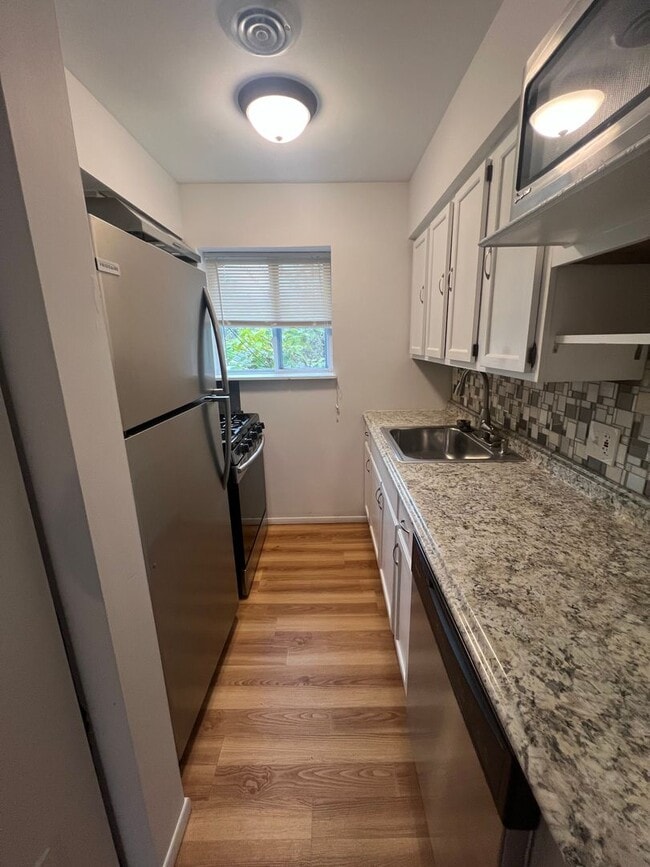 Building Photo - 5533 Southwest Ave