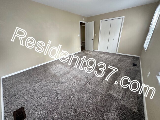 Building Photo - 3 Bed 1 bath