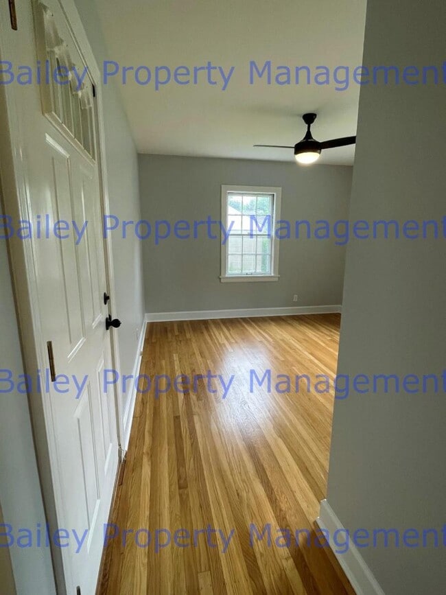 Building Photo - 215 McCready Ave