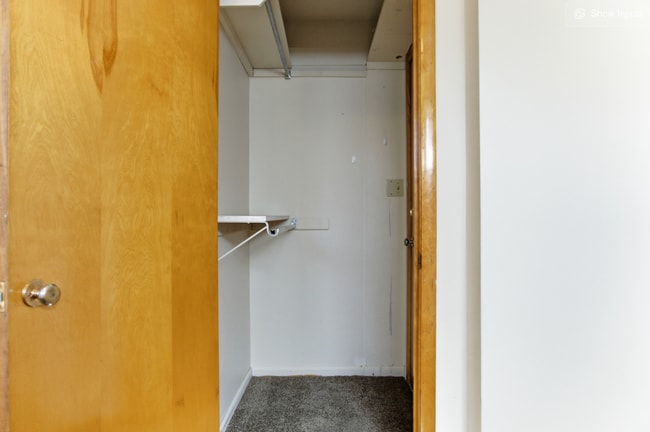 Building Photo - 466 E Center St