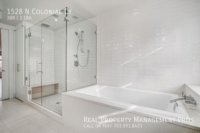 Building Photo - 1528 N Colonial Ct