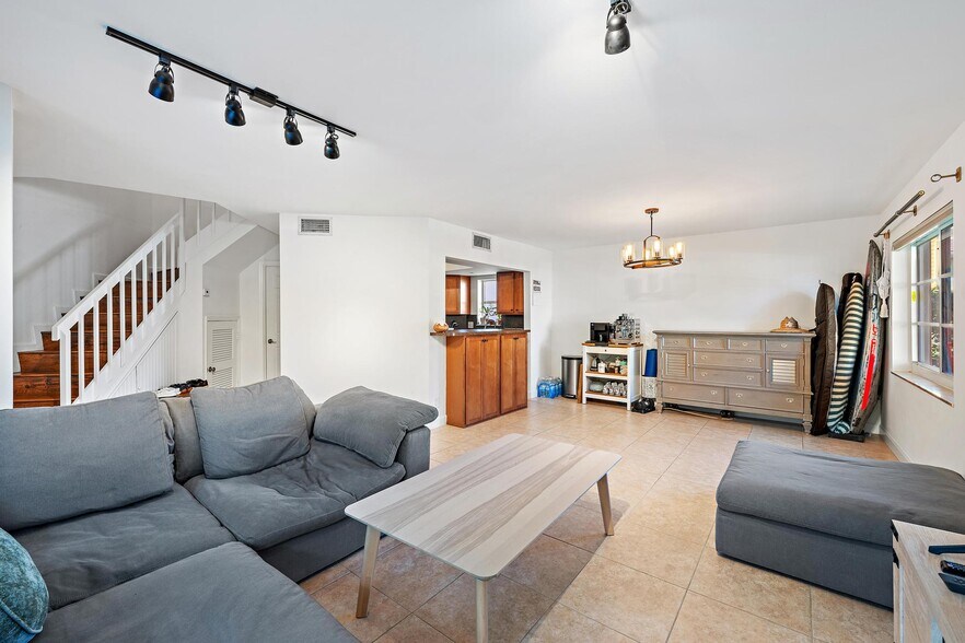 Building Photo - 120 Seabreeze Cir