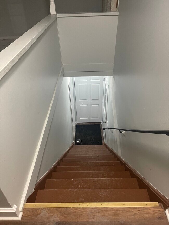 Building Photo - 533 Darlene Ln