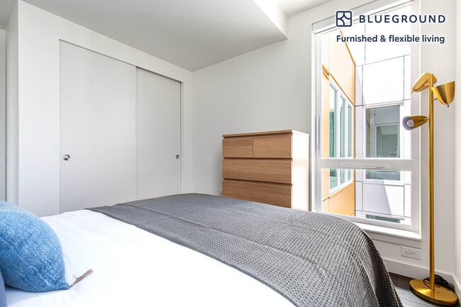 Building Photo - 118 Broadway E