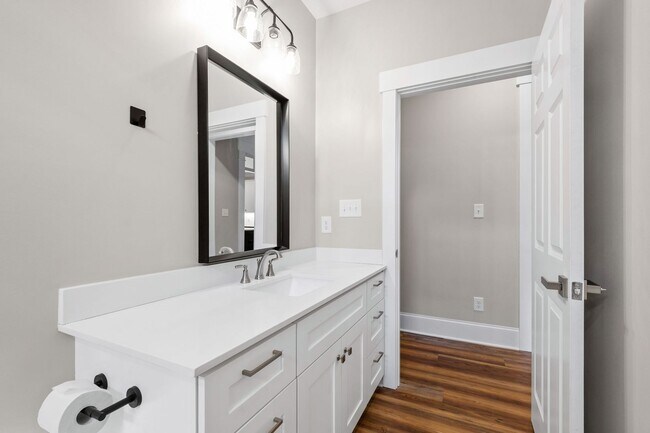Building Photo - Beautifully Built Ranch Home in Desirable ...