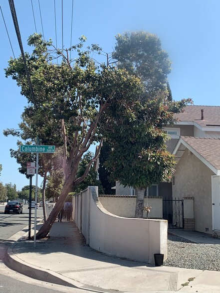 Building Photo - 2602 W Columbine Ave