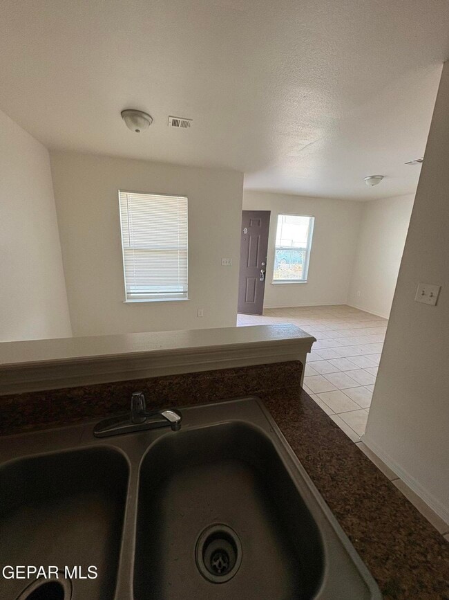 Building Photo - 3932 Truman Ave