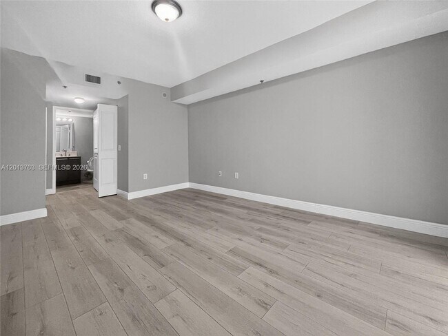 Building Photo - 2681 N Flamingo Rd