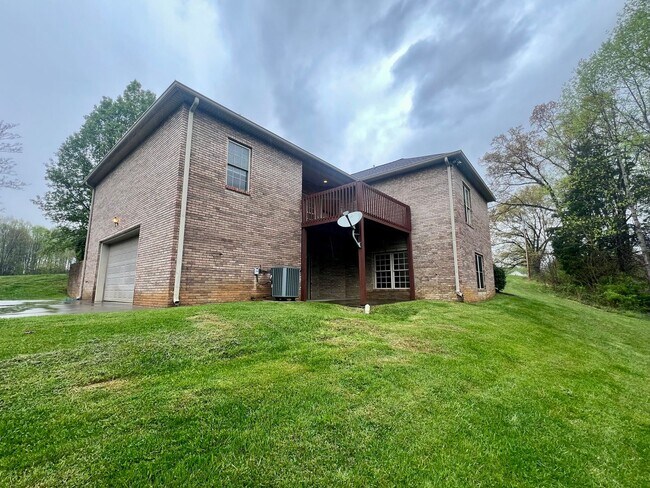 Building Photo - 1212 Ridgewood Ct