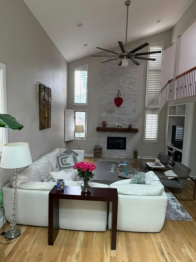 Building Photo - 9000 Big Canon Pl