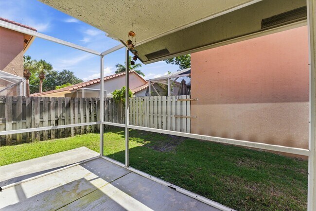 Building Photo - 10781 Cypress Lake Terrace
