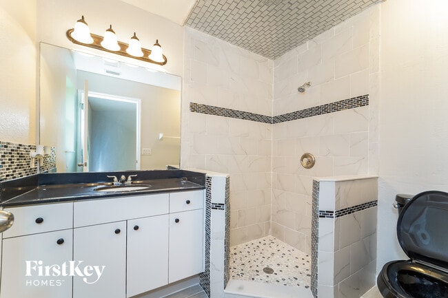 Building Photo - 3836 Candia Ave