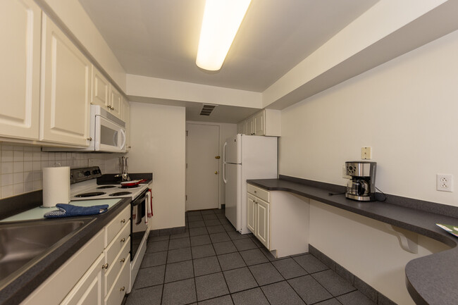 Building Photo - Uptown Shaker- Spacious 2 Bedroom Units