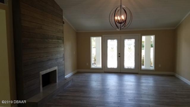 Building Photo - 652 Pelican Bay Dr