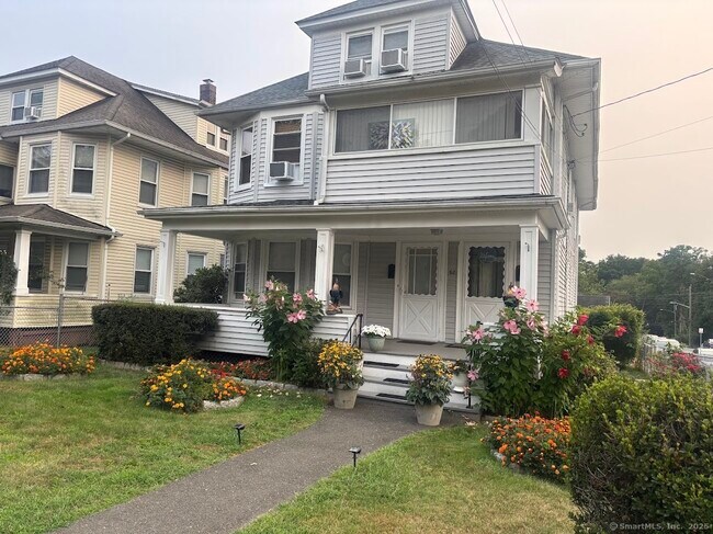Primary Photo - 52 Taylor Ave
