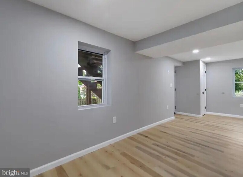 Building Photo - 212 Fourth Ave