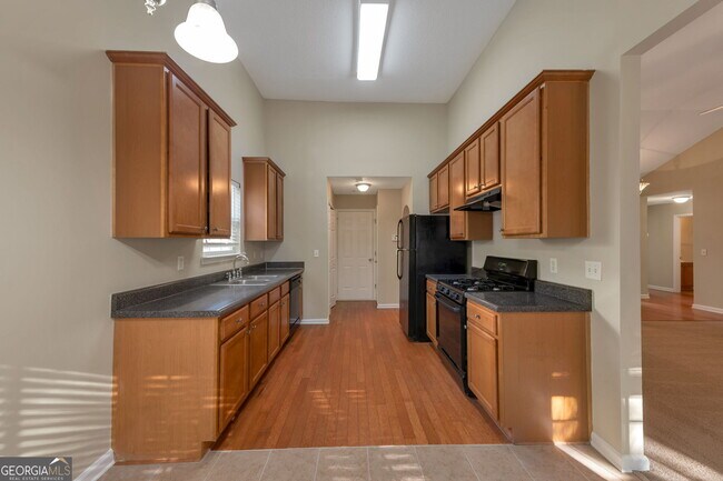 Building Photo - 4750 Buckeye Pl