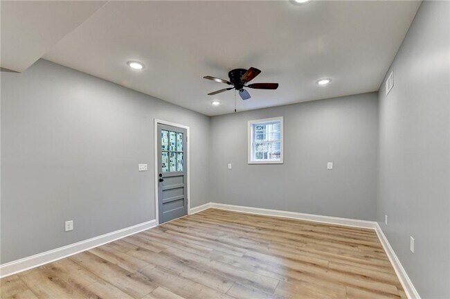 Building Photo - 478 Dorsey Cir SW