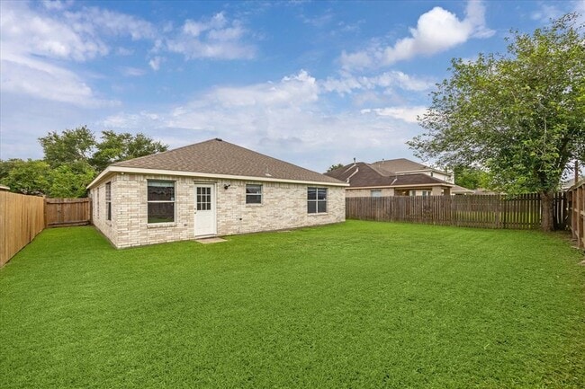 Building Photo - 7901 Fallen Oak Ln
